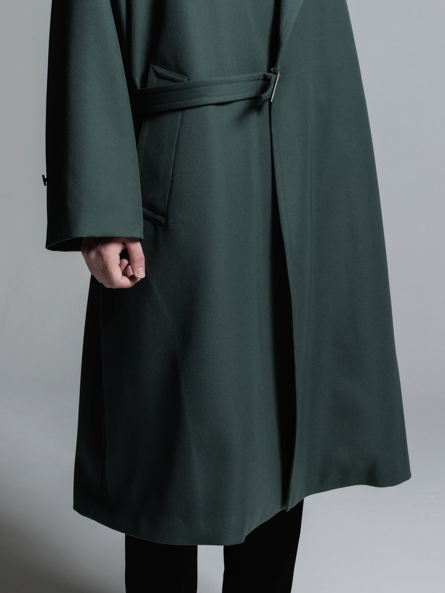追加生産分予約商品] WOOL GABARDINE TIELOCKEN COAT | ウール