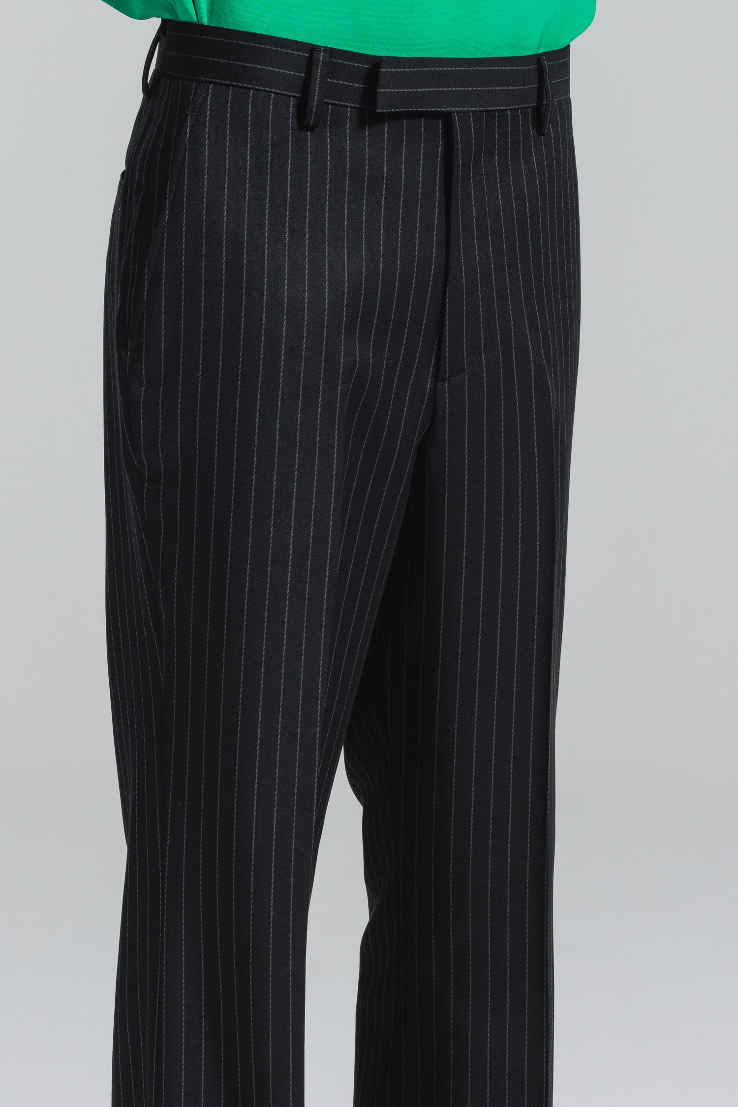 予約商品] PIN-STRIPE WOOL FLARE TROUSERS [2025A/W] – LITHIUM