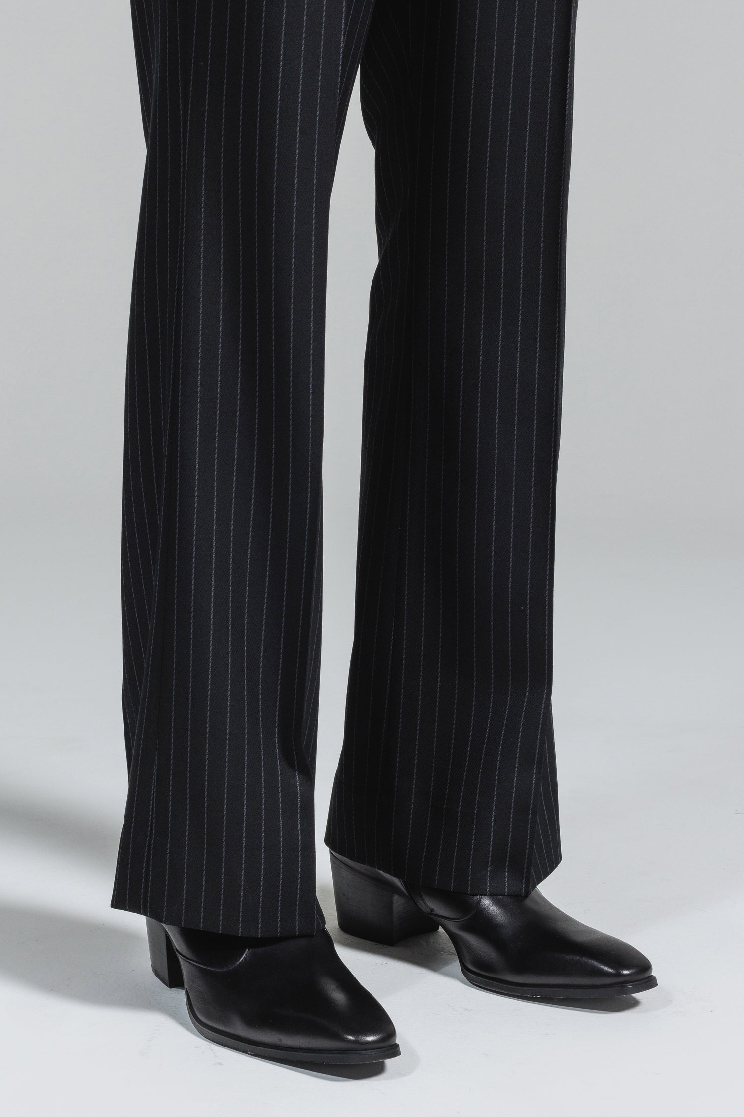 スーツ pin stripe designbaggy flare slacks 予約商品] PIN-STRIPE WOOL FLARE TROUSERS [2025A/W] – LITHIUM
